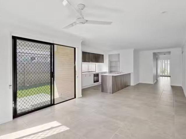 Charming 18 Willandra Street, YARRABILBA, QLD 4207 House for.