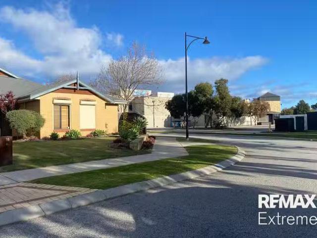 Cheap 18 Woodstock Way, Butler, WA 6036