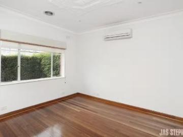 Rental! 18 Andrews Street, Spotswood VIC 3015