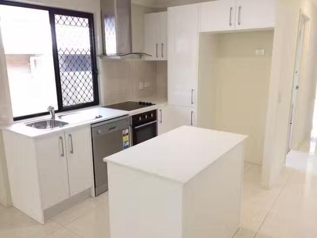 Deal! 18 Augusta Boulevard, Pimpama, QLD 4209