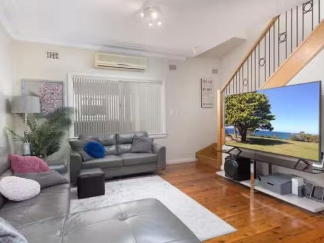 Just in! 18 Beaufort Street, NORTHMEAD, NSW 2152 House for R.