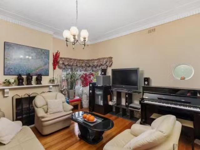 Unique 18 Cityview Road, Balwyn North VIC 3104 House For Lease