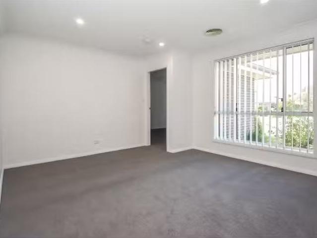 New 18 Ellenbrae Street, Orange House for rent Listed by Bell.