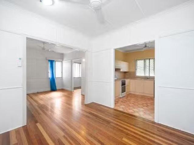 Cozy 18 Gladstone Street, Pimlico, QLD 4812