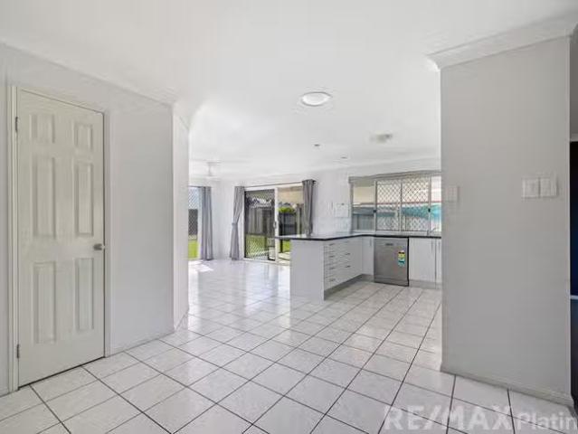 Nice 18 Hilldale Crescent, Morayfield, QLD 4506