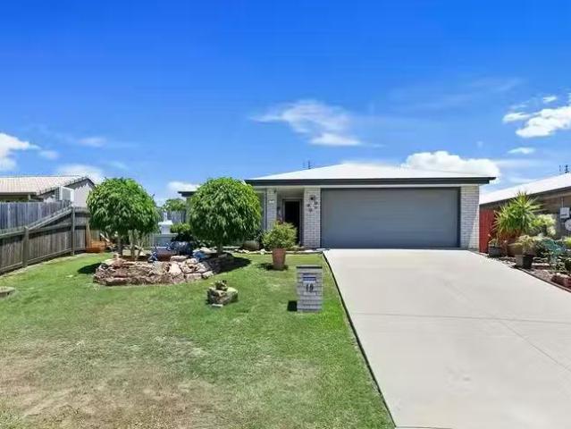 Nice 18 Parakeet Circuit, Kawungan, QLD 4655