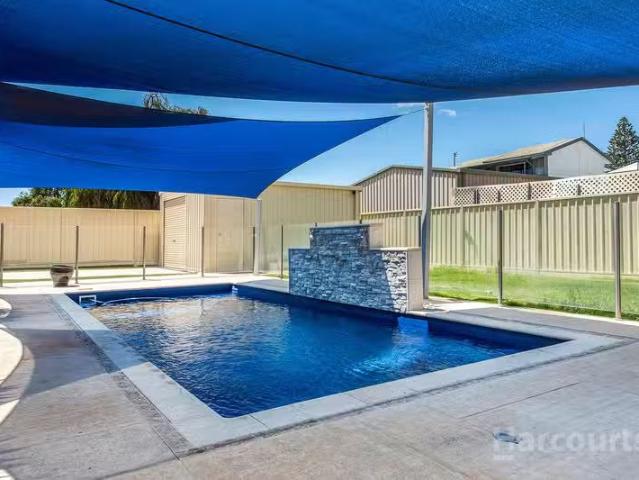 Charming 18 Parmelia Way, MADORA BAY, WA 6210 House for Rent