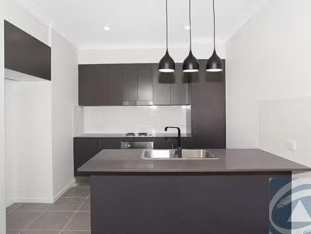 Deal! 1/8 Reflection Court, Nambour, QLD 4560