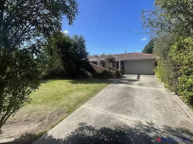 Unique 18 Stirling Avenue, Traralgon, VIC 3844