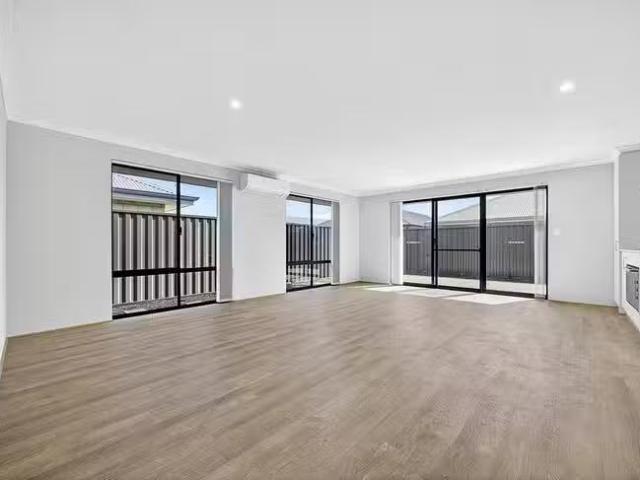 Nice 18A Delaware Road, Baldivis, WA 6171