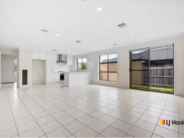 Unique 194 Jabanungga Avenue, NGUNNAWAL House for rent Listed.