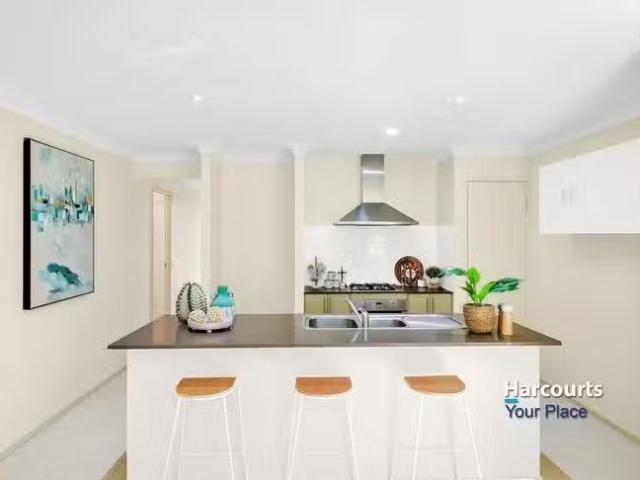 Cozy 19 Taradale Drive, Ropes Crossing, NSW 2760