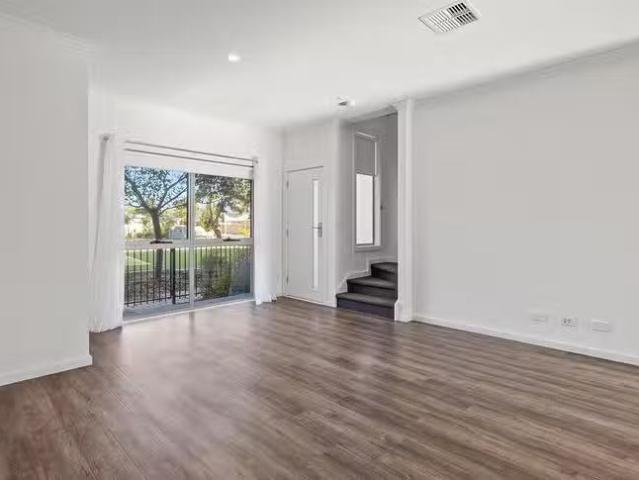 Deal! 19 Welsley Lane, Seaford Meadows, SA 5169