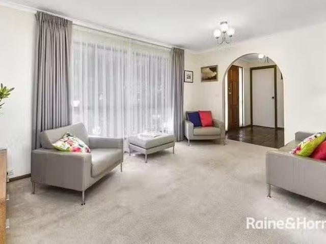 Charming 19 Yarromie Street, Hallett Cove, SA 5158