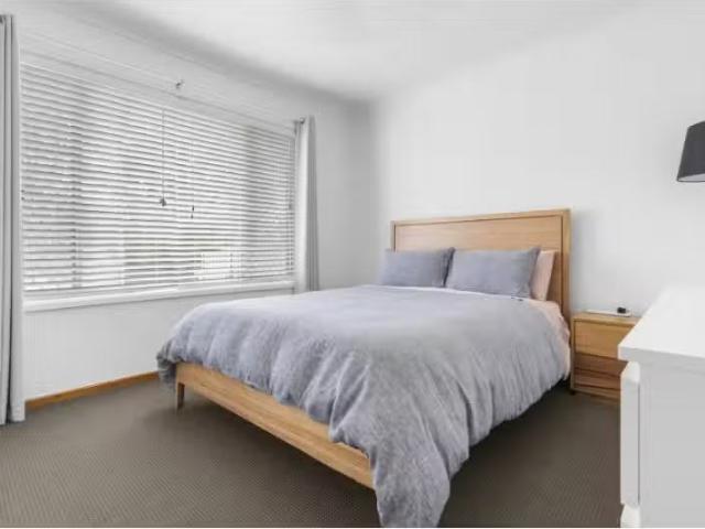 Deal! 19 Alexander Street, MOUNT HUTTON House for rent Listed.