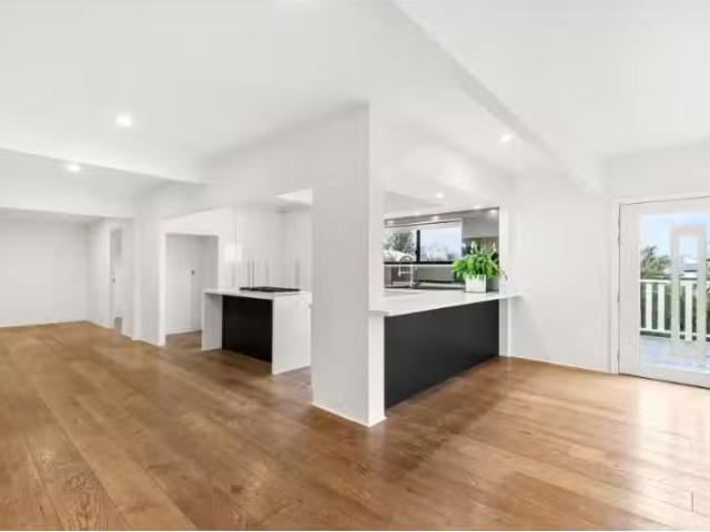Nice 19 Bunberra Street, Bomaderry House for rent Listed by C.