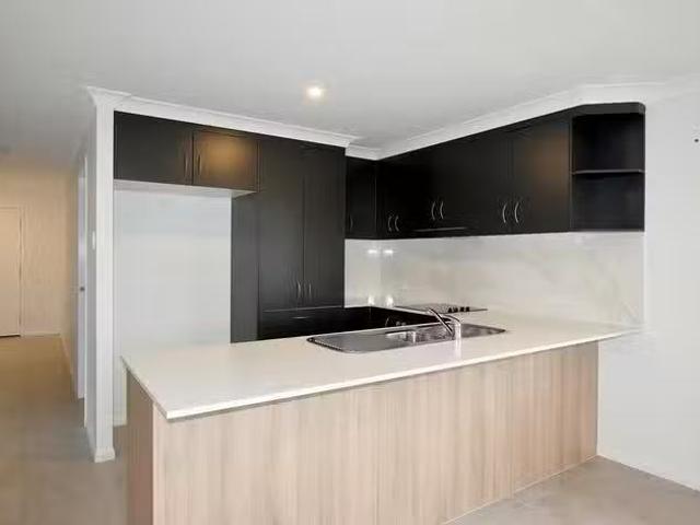 Nice 19 Bufflehead Road, Kirkwood, QLD 4680