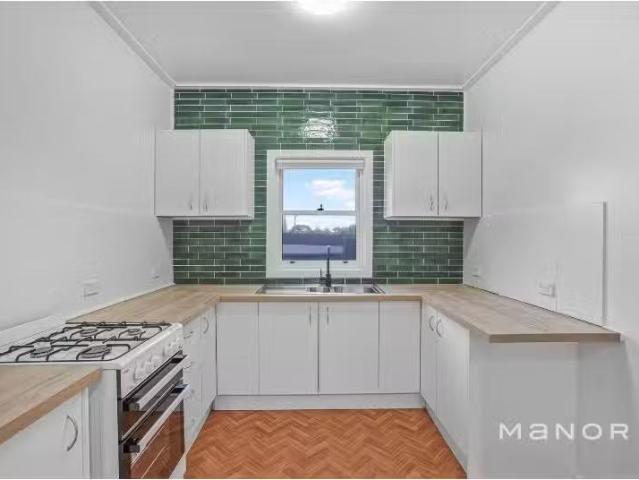 For Rent! 19 Burlington Street, Northmead House for rent List.