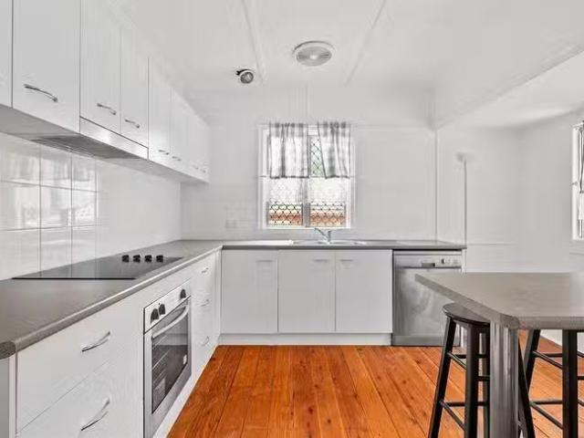 For Rent! 19 Douglas Road, Rocklea, QLD 4106