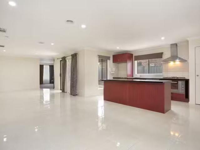 For Rent! 19 Lightwood Way, BROOKFIELD, VIC 3338 House for R.