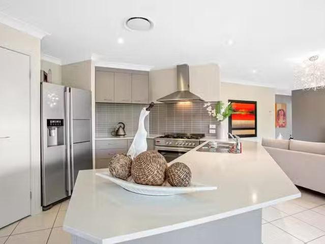 Unique 19 Menara Circuit, North Lakes, QLD 4509