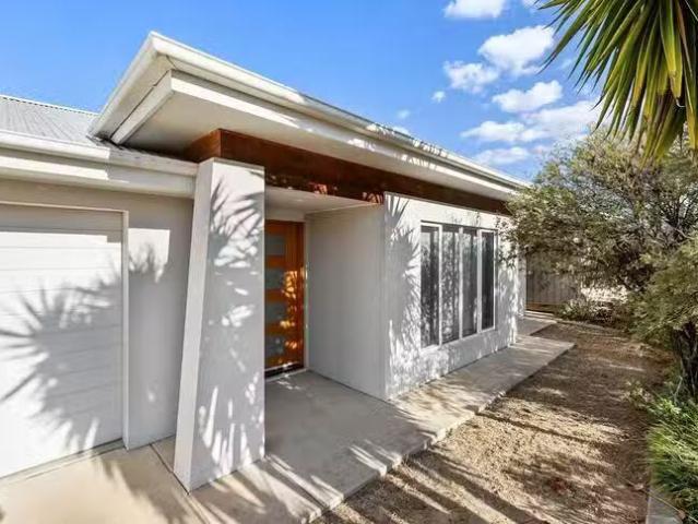 Nice 19 Mirrul Street, Glenfield Park, NSW 2650