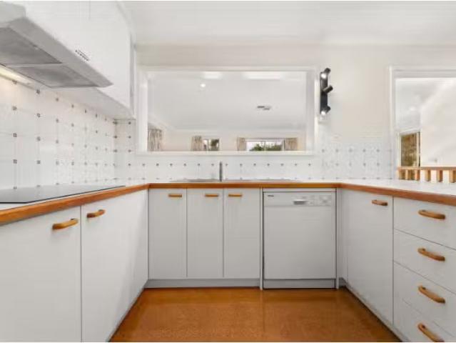 For Rent! 19 Pudney Street, Farrer House for rent Listed by G.