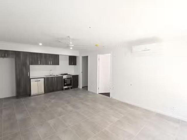 Rental! 19A Pemswood Close, Deebing Heights, QLD 4306