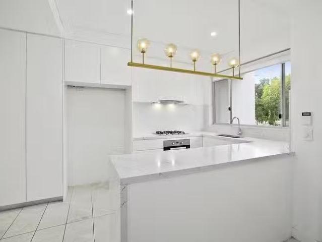 Deal! 19F William Street, Alexandria, NSW 2015