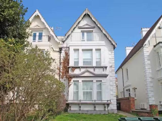 Deal! 1 BA Studio flat for rent in New Church Road, Hove, BN3