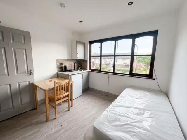 For Rent! 1 BA Studio flat for rent in Halfway Street, Sidcup.