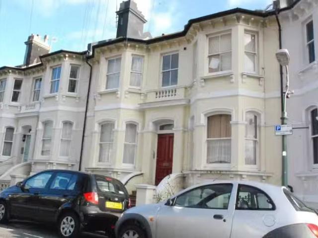 Just in! 1 BA Studio flat for rent in Seafield Road, Hove, BN3