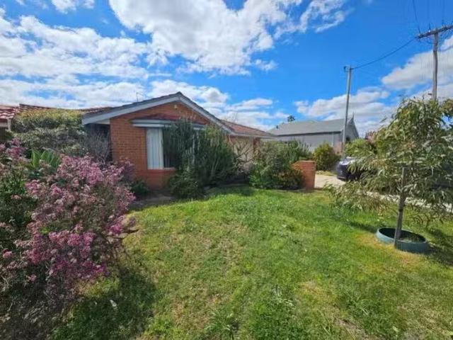 Deal! 1 BA 136 Edward Street, Bedford, WA 6052