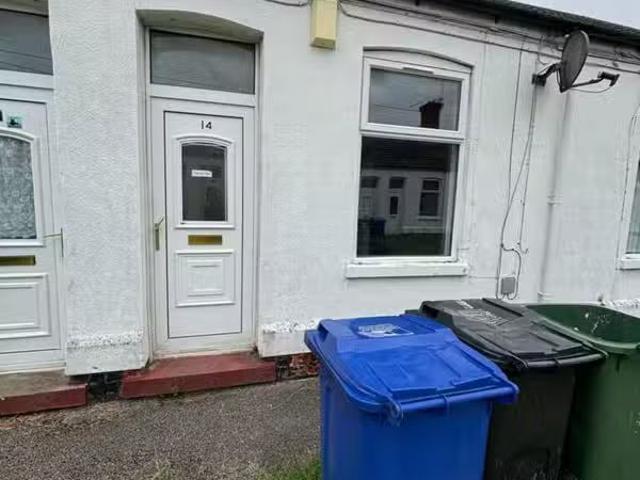 Cozy 1 BA 1 bedroom terraced house for rent in The Square, Gri.