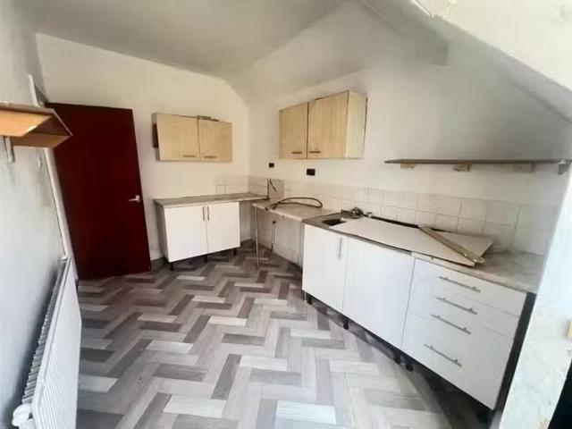 Unique 1 BA 1 bedroom terraced house for rent in Beeches Road.