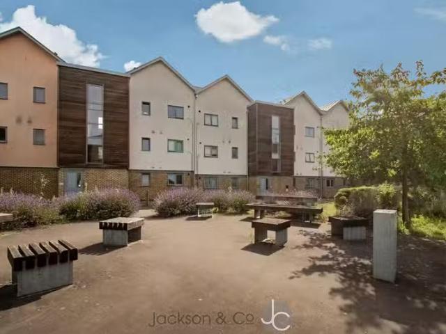 Charming 1 BA 1 bedroom apartment for rent in Marine House, Qu.