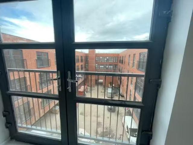 Cheap 1 BA 1 bedroom apartment for rent in Northwood Street, B.