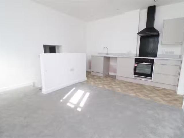 Just in! 1 BA 1 bedroom apartment for rent in Newtown, Trowbri.