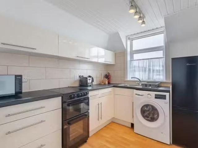 Nice 1 BA 1 bedroom apartment for rent in Victoria Street, Dyc.