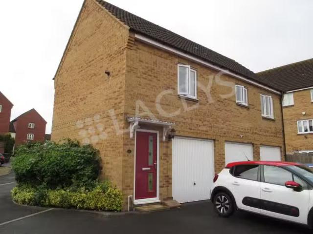 Just in! 1 BA 1 bedroom coach house for rent in Biddlesden Roa.