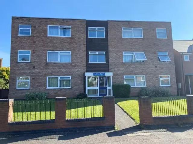 Deal! 1 BA 1 bedroom flat for rent in Adrian Court, Silver Bi.