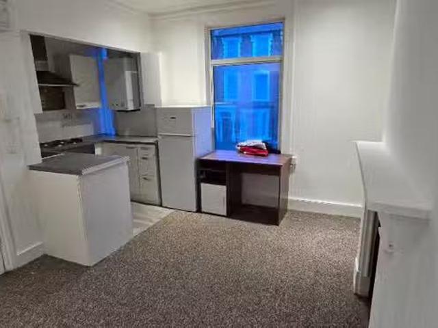 For Rent! 1 BA 1 bedroom flat for rent in Bodney Road, London.