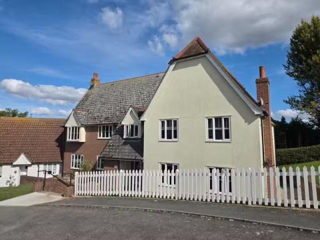 New 1 BA 1 bedroom flat for rent in Carleton Court, Rowhedge.