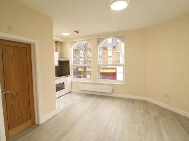 Cozy 1 BA 1 bedroom flat for rent in Chatsworth Road, Hackney.