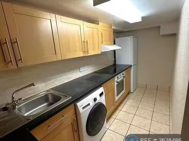 For Rent! 1 BA 1 bedroom flat for rent in Claremont Road, Bris.