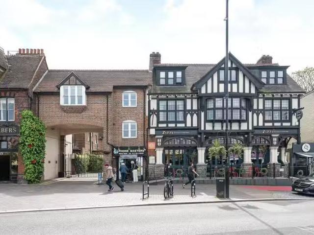 Cheap 1 BA 1 bedroom flat for rent in Coopers Mews, Beckenham.