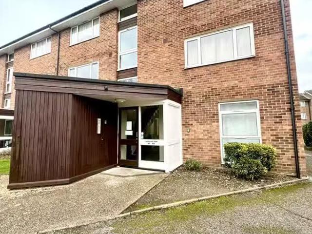 For Rent! 1 BA 1 bedroom flat for rent in Coleridge Way, BR6