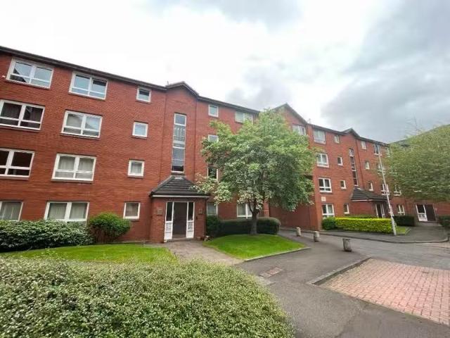 Charming 1 BA 1 bedroom flat for rent in Holmlea Road, Glasgow.