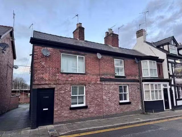 Just in! 1 BA 1 bedroom flat for rent in Lawton Street, Congle.