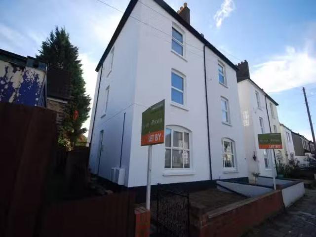 Nice 1 BA 1 bedroom ground floor flat for rent in Bloomfield R.